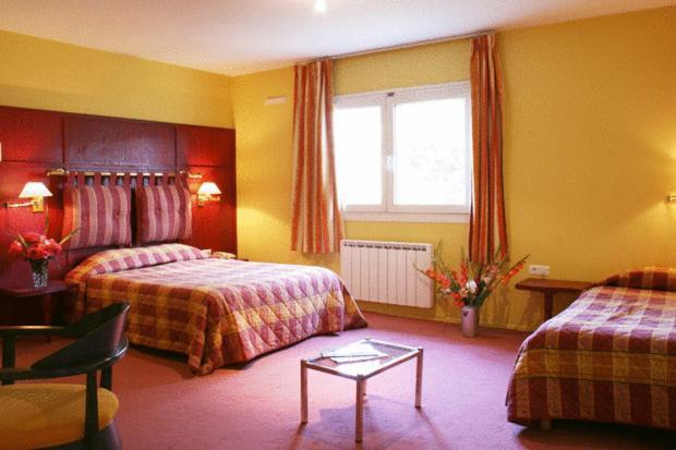 Les Colonnes Strasbourg Zenith Hotel Eckbolsheim Quarto foto